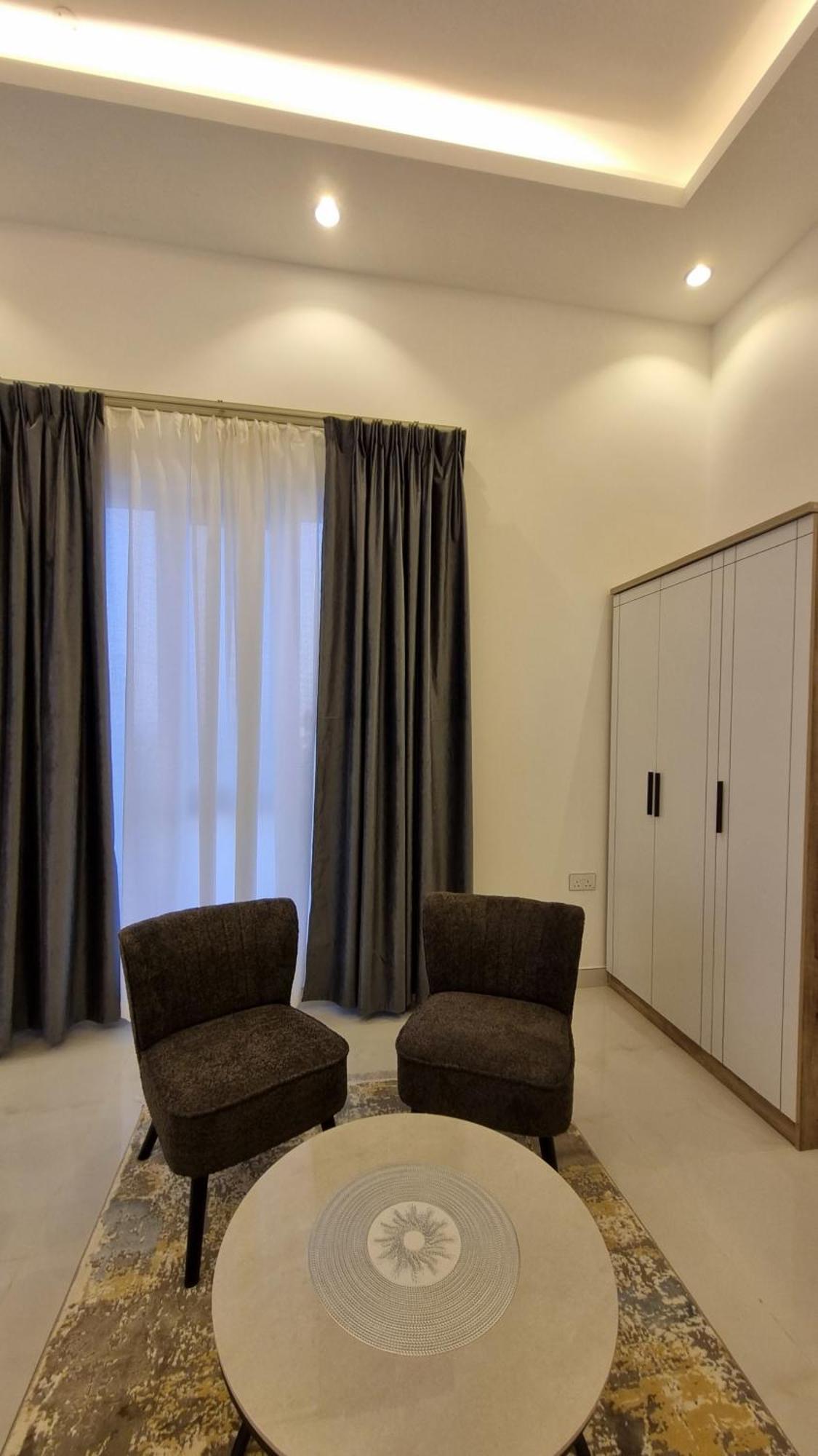 Elizabeth Hostel Маскат Екстериор снимка