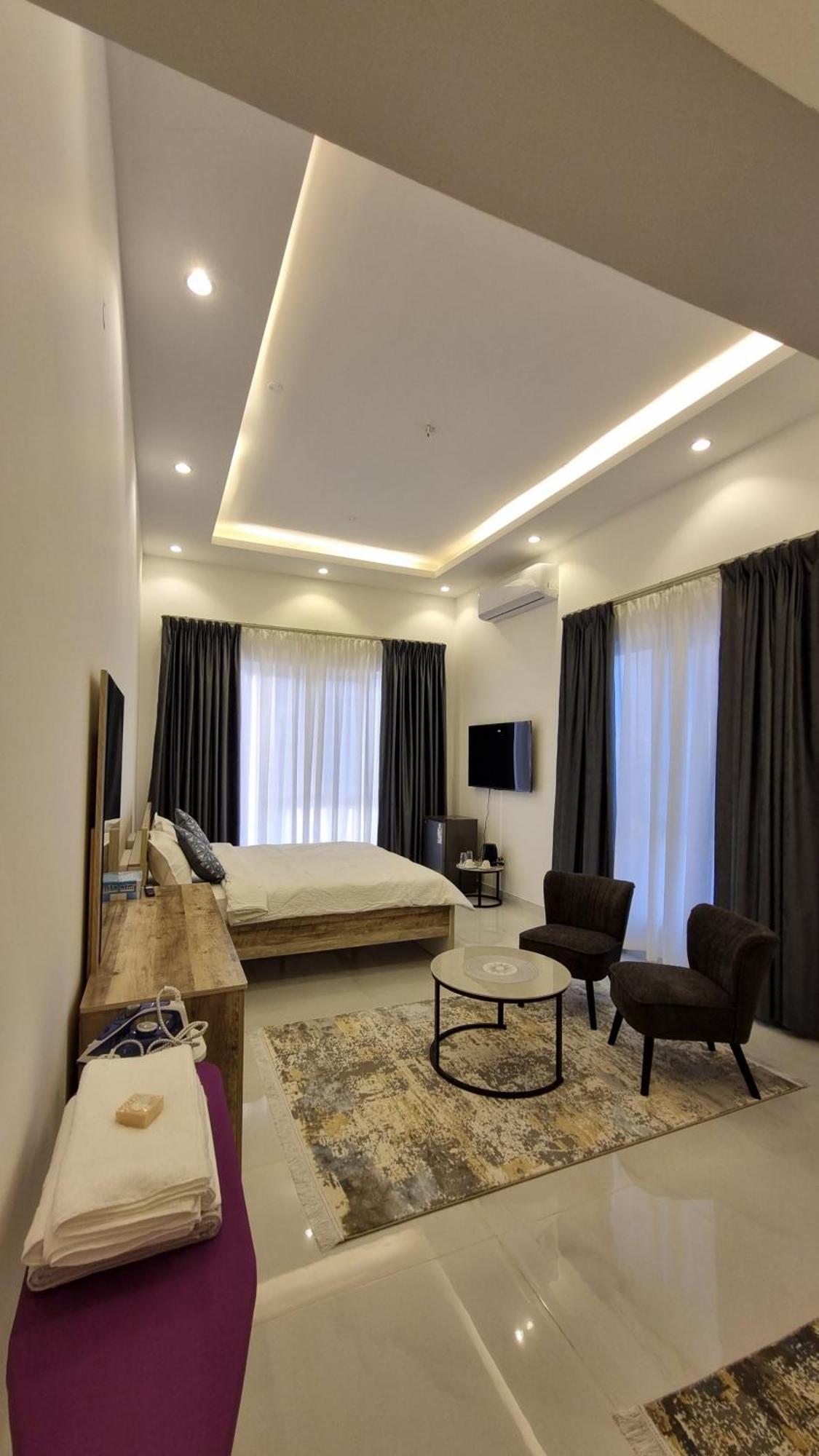 Elizabeth Hostel Маскат Екстериор снимка